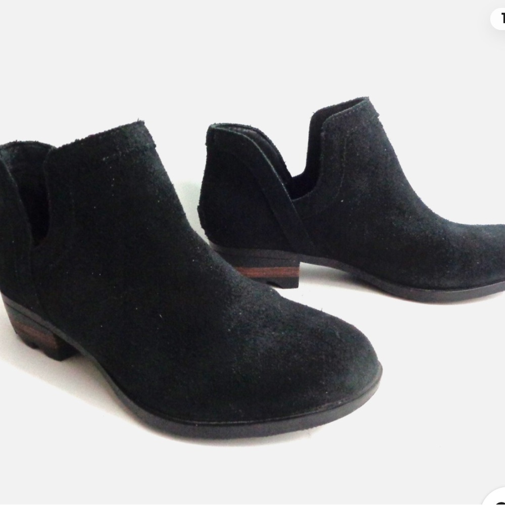 Sorel Lolla Cut- Out Black Suede Women’s Ankle Booties